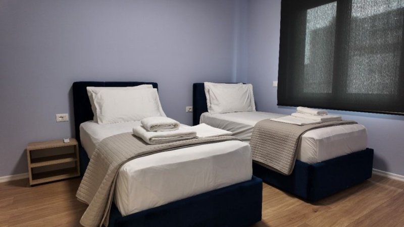 Tirane, jepet me qera apartament 2+1+Ballkon Kati 3, 120 m² 1.100 € (Reuga qemal stafa)
