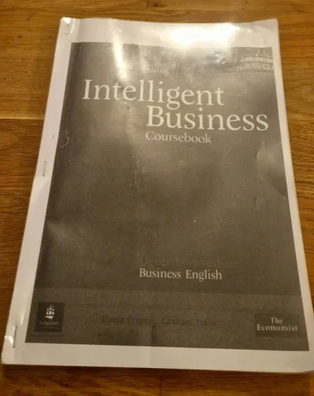 Tirane, shes Shitet libër: Intelligent Business Coursebook