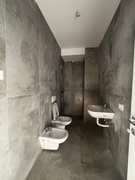 Tirane, shitet apartament 2+1+Ballkon Kati 5, 83 m² 135.000 € (Rruga Dritan Hoxha)