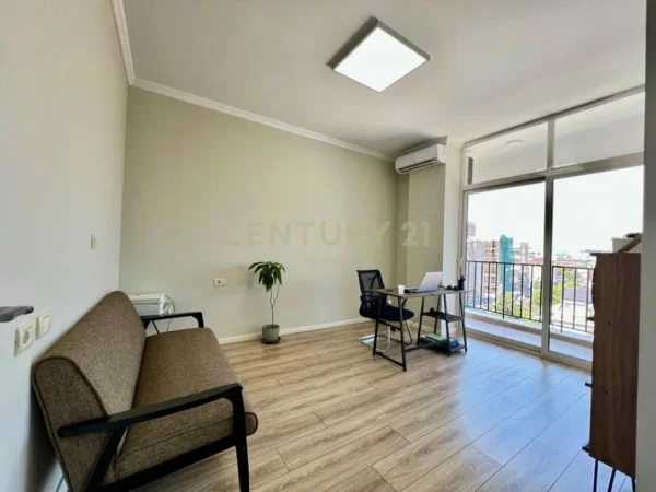 Tirane, jepet me qera zyre Kati 4, 105 m² 950 € (Neom117423)