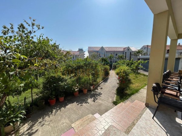 Shkallnur, shitet shtepi 5+2 Kati 0, 600 m² 250.000 € (Durres)
