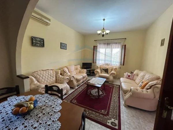 Shkallnur, shitet shtepi 5+2 Kati 0, 600 m² 250.000 € (Durres)