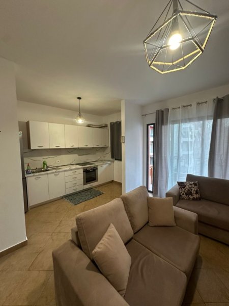 Tirane, jepet me qera apartament 2+1 Kati 4, 100 m² 450 € (yzberisht)
