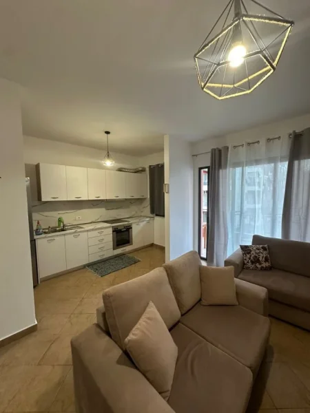Tirane, jepet me qera apartament 2+1 Kati 4, 100 m² 450 € (yzberisht)