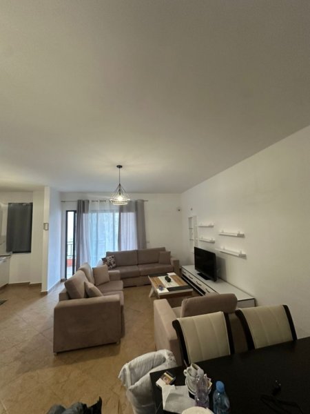 Tirane, jepet me qera apartament 2+1 Kati 4, 100 m² 450 € (yzberisht)