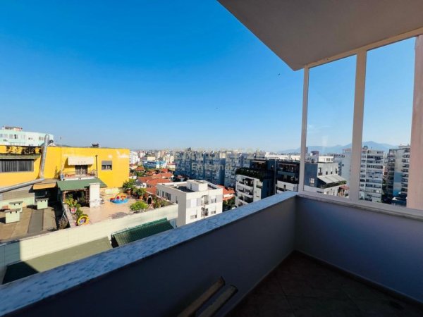 Tirane, jepet me qera apartament 1+1 Kati 8, 60 m² 550 € (Rruga Dhimiter Shuteriqi)