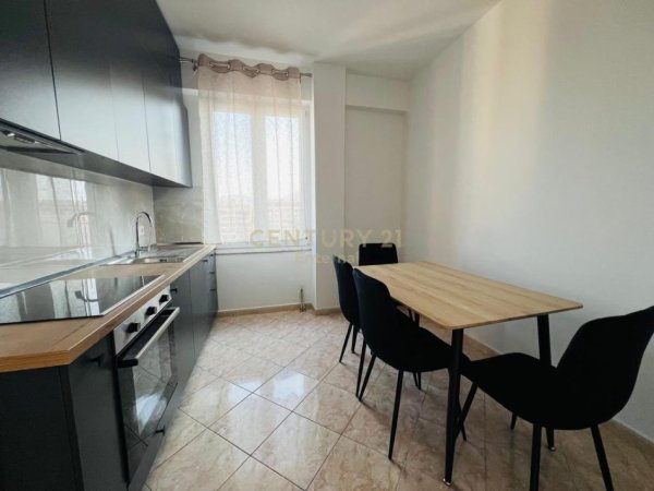 Tirane, jepet me qera apartament 1+1 Kati 8, 60 m² 550 € (Rruga Dhimiter Shuteriqi)
