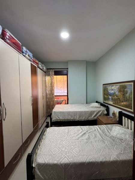 Tirane, jepet me qera apartament 2+1+Ballkon Kati 7, 110 m² 500 € (loni ligori)