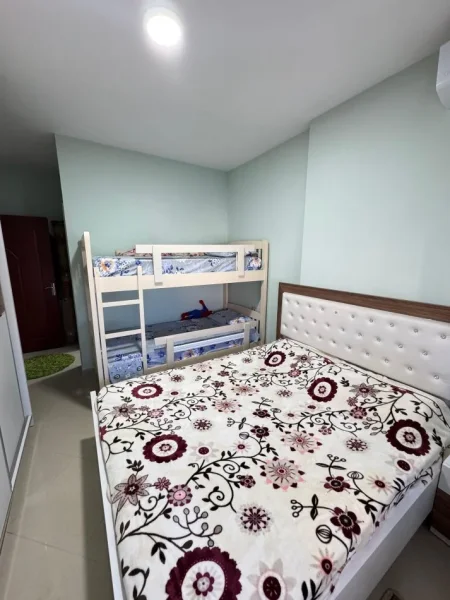 Tirane, jepet me qera apartament 2+1+Ballkon Kati 7, 110 m² 500 € (loni ligori)