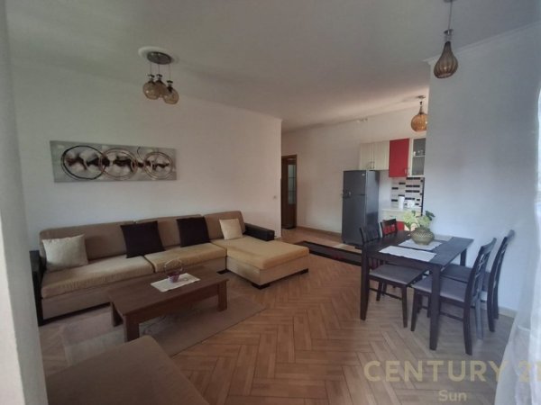 Tirane, jepet me qera apartament 1+1 Kati 5, 72 m² 500 € (tek spitali Gjerman.)