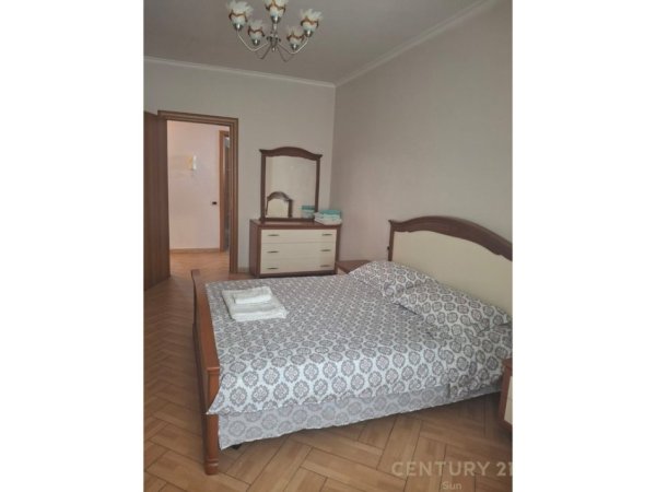 Tirane, jepet me qera apartament 1+1 Kati 5, 72 m² 500 € (tek spitali Gjerman.)