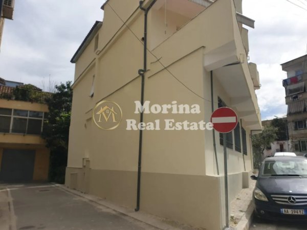 Tirane, shes Vile 3 Katshe Kati 1, 360 m² 270.000 € (Rruga e Dibres)