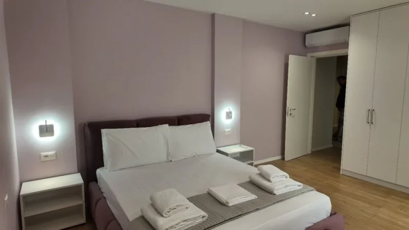 Tirane, jepet me qera apartament 2+1 Kati 3, 105 m² 1.100 € (pazari i ri)