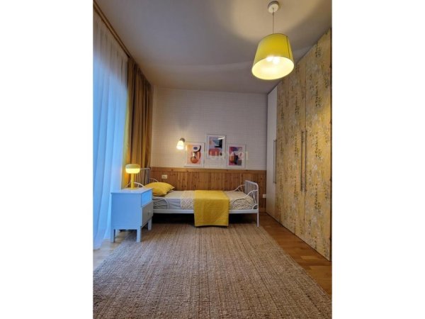 Tirane, jepet me qera apartament 3+1 Kati 5, 130 m² 1.500 € (KODRA E DIELLIT 2)