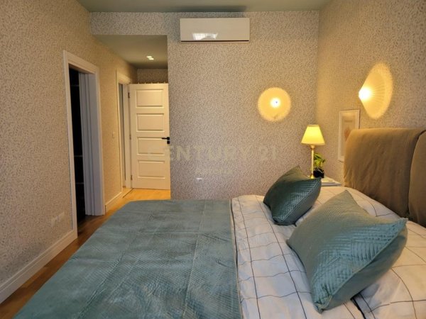 Tirane, jepet me qera apartament 3+1 Kati 5, 130 m² 1.500 € (KODRA E DIELLIT 2)