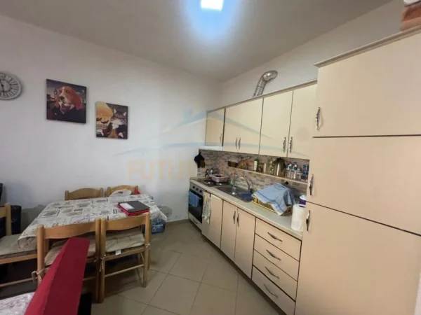 Qerret, shitet apartament 1+1+Ballkon Kati 1, 70 m² 111.000 € (Kavaje)