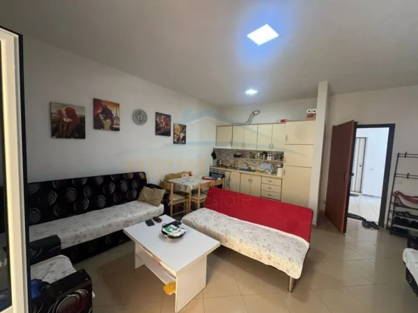 Qerret, shitet apartament 1+1+Ballkon Kati 1, 70 m² 111.000 € (Kavaje)