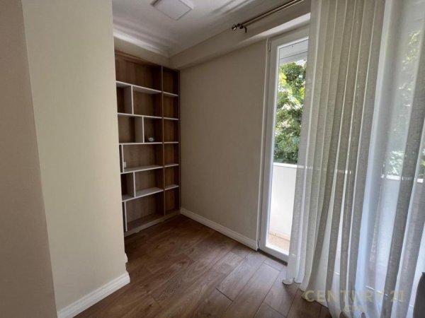 Shqiperi, jepet me qera apartament 2+1 Kati 2, 87 m² 750 € (Hysen Zaloshnja)