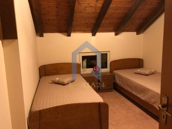 Tirane, jepet me qera apartament 3+1+Ballkon Kati 3, 120 m² 550 € 