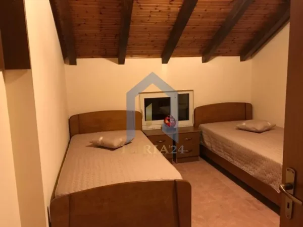 Tirane, jepet me qera apartament 3+1+Ballkon Kati 3, 120 m² 550 € 