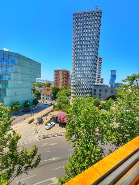 Tirane, jepet me qera apartament 2+1+Ballkon Kati 5, 90 m² 800 € (Rr.&quot;Xhorxh W Bush&quot;)