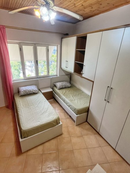Tirane, jepet me qera apartament 2+1+Ballkon Kati 5, 90 m² 800 € (Rr.&quot;Xhorxh W Bush&quot;)