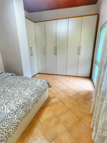 Tirane, jepet me qera apartament 2+1+Ballkon Kati 5, 90 m² 800 € (Rr."Xhorxh W Bush")