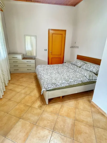 Tirane, jepet me qera apartament 2+1+Ballkon Kati 5, 90 m² 800 € (Rr."Xhorxh W Bush")