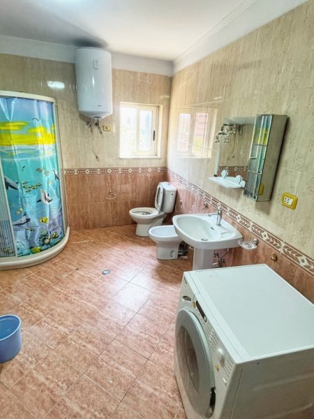 Tirane, jepet me qera apartament 2+1+Ballkon Kati 5, 90 m² 800 € (Rr.&quot;Xhorxh W Bush&quot;)