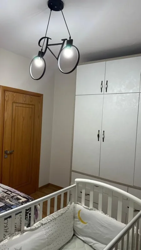 Tirane, jepet me qera apartament 2+1 Kati 7, 110 m² 600 € (tek pallati me shigjeta)