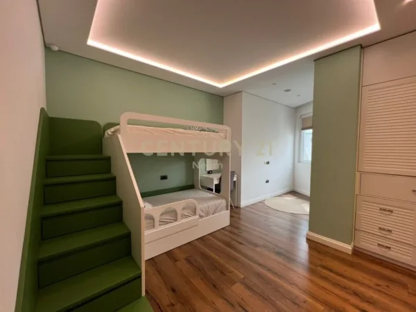 Shqiperi, jepet me qera apartament 2+1 Kati 5, 160 m² 1.400 € (Pavaroti)