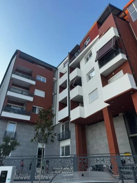 Tirane, shitet apartament 1+1 ne Fresk,  Kati 3, 75 m² 85.000 € (SHITET OKAZION SUPER APARTAMENT 1+1 NË FRESK ME SUPER CMIM.)