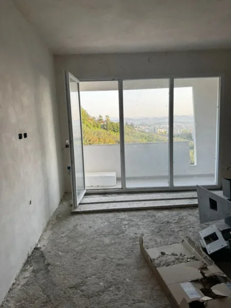 Tirane, shitet apartament 1+1 ne Fresk,  Kati 3, 75 m² 85.000 € (SHITET OKAZION SUPER APARTAMENT 1+1 NË FRESK ME SUPER CMIM.)
