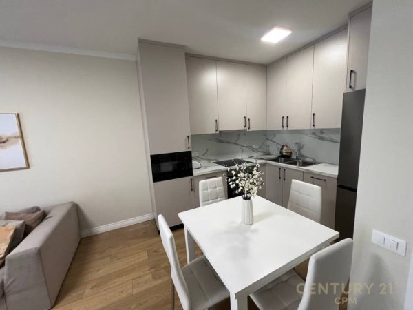 Tirane, jepet me qera apartament 2+1 Kati 2, 87 m² 750 € (Komuna Parisit)