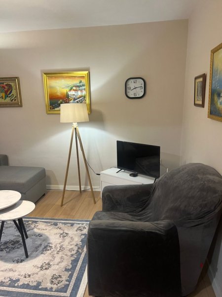 JEPET ME QERA SUPER APARTAMENT 1+1 PAS AMBASADËS AMERIKANE  Kati 3, 70 m² 500 Euro/Muaji