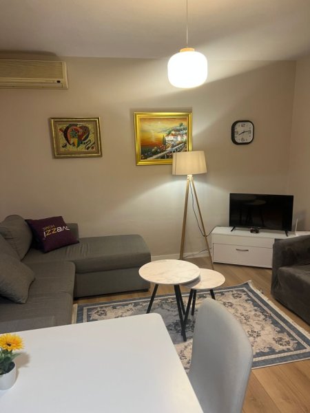 JEPET ME QERA SUPER APARTAMENT 1+1 PAS AMBASADËS AMERIKANE  Kati 3, 70 m² 500 Euro/Muaji