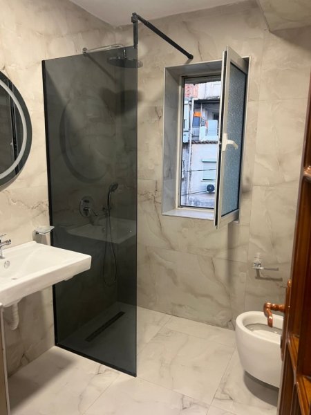 JEPET ME QERA SUPER APARTAMENT 1+1 PAS AMBASADËS AMERIKANE  Kati 3, 70 m² 500 Euro/Muaji