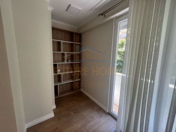 Tirane, jepet me qera apartament 2+1 Kati 1, 88 m² 700 € 