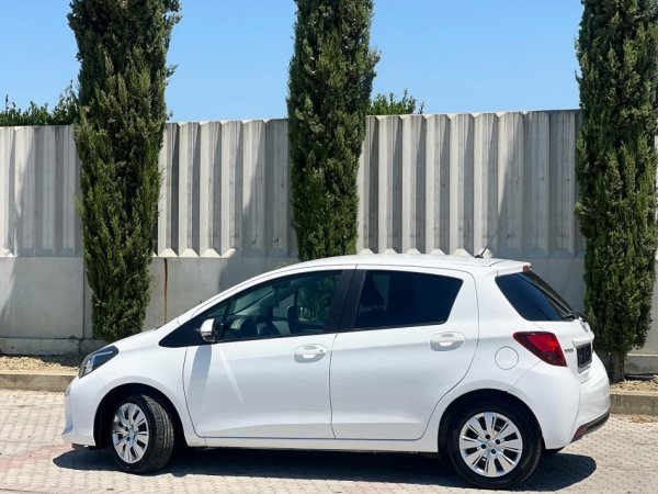 TOYOTA YARIS 1.4 NAFTE 👉 2017 👈 kambio MANUALE 7.300 €