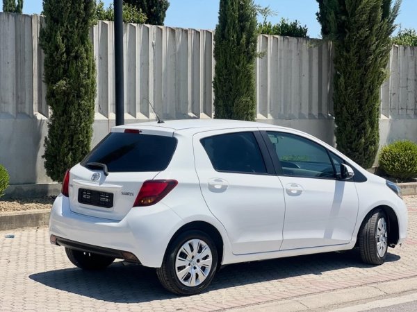 TOYOTA YARIS 1.4 NAFTE 👉 2017 👈 kambio MANUALE 7.300 €