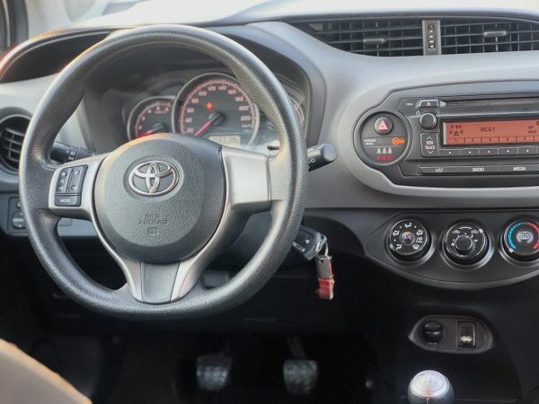 TOYOTA YARIS 1.4 NAFTE 👉 2017 👈 kambio MANUALE 7.300 €