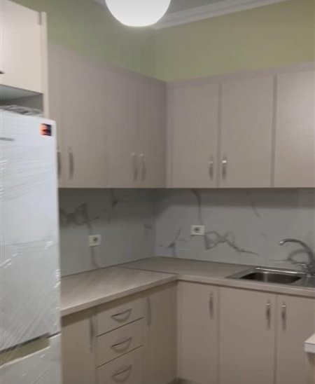 Tirane, jepet me qera apartament 1+1 Kati 5, 74 m² 600 € (Kompleksi Kika)