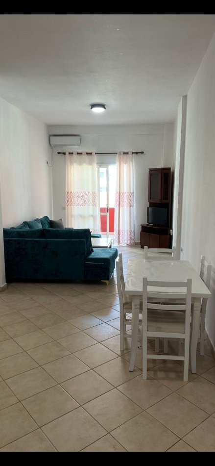 Tirane, jepet me qera apartament 1+1 Kati 2, 60 m² 400 € (Rruga Mikel Maruli)