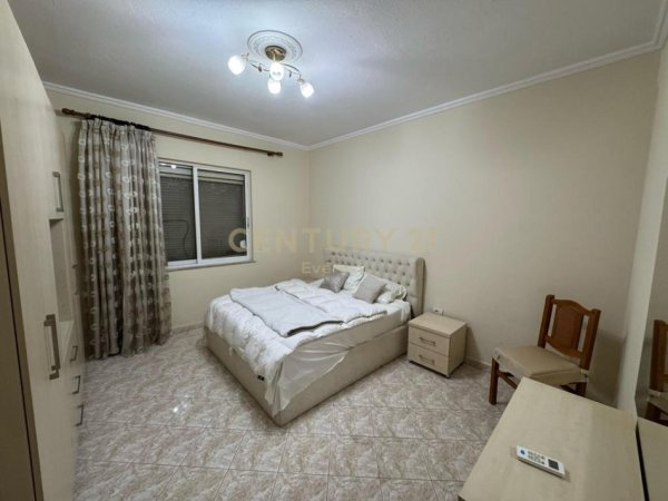 Tirane, jepet me qera shtepi 3+1 Kati 1, 120 m² 800 € (Rr. Nikolla Nela)