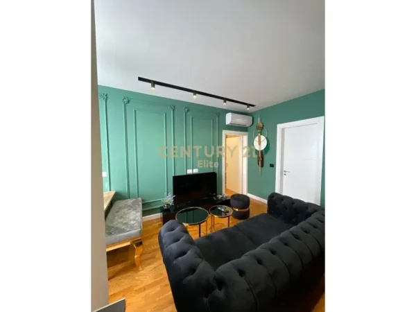 Tirane, jepet me qera apartament 1+1 Kati 6, 50 m² 750 € (ish blloku)