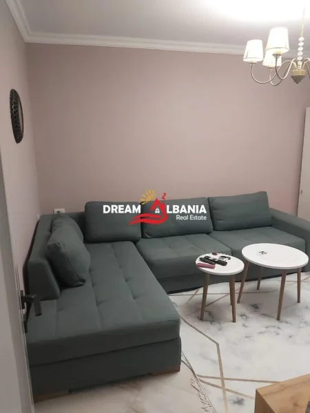 Tirane, jepet me qera apartament 1+1 , 80 m² 600 € 