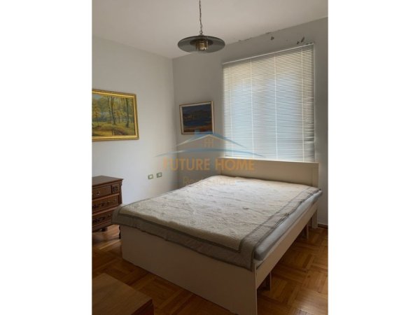 Tirane, jepet me qera apartament 1+1+Ballkon Kati 3, 55 m² 450 € 