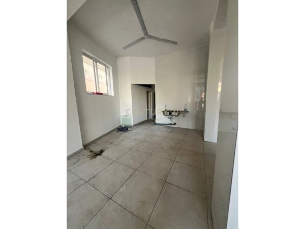 Tirane, jepet me qera ambjent biznesi Kati 0, 105 m² 800 € (Rruga 4 Deshmoret)