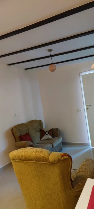 Tirane, jepet me qera apartament 2+1 Kati 1, 70 m² 400 € (Brryli)