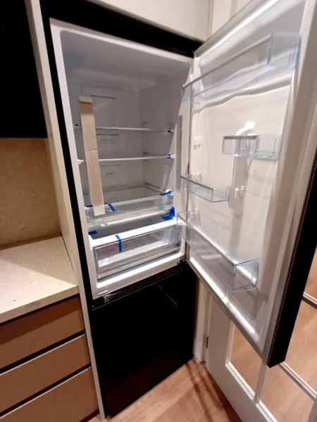 Shitet Apartament 2+1+Post Parkimi  290.000 € (Rr.Durresit)